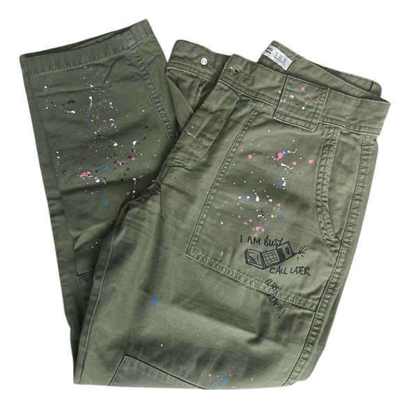 Zara Pants - ZARA Green Cropped Cargo Pants with Paint Splatter Design